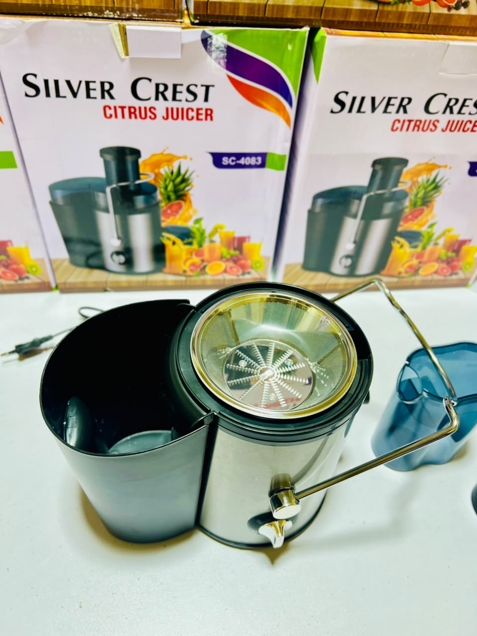 Silver Crest Fruit Juicer With Two Speed Settings